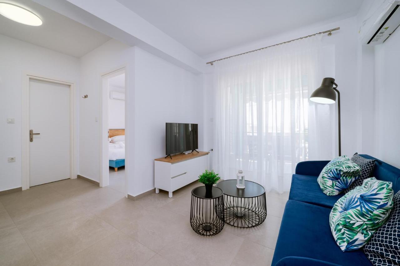 Danai & Palm Residential Complexes Apartment Ofrinion Bagian luar foto